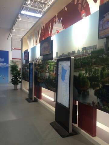 宿遷市建市20周年展覽館信息發(fā)布、觸摸設備均由米可提供1.jpg